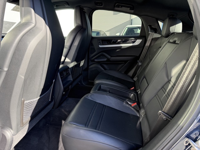 2024 Porsche Cayenne Coupe Base photo 23