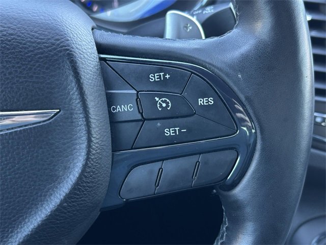 2016 Chrysler 200 S photo 19