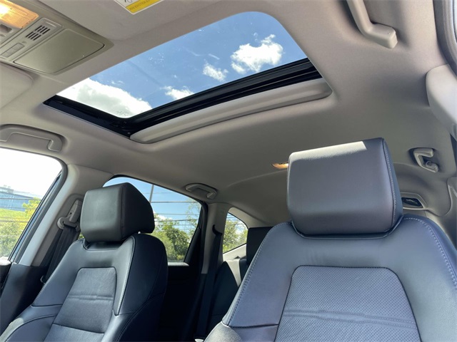 2018 Honda CR-V Touring photo 11