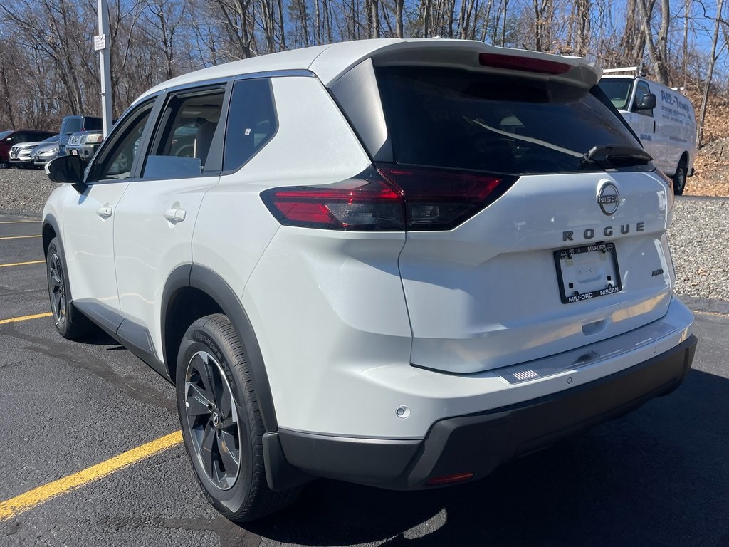 2025 Nissan Rogue SV photo 2