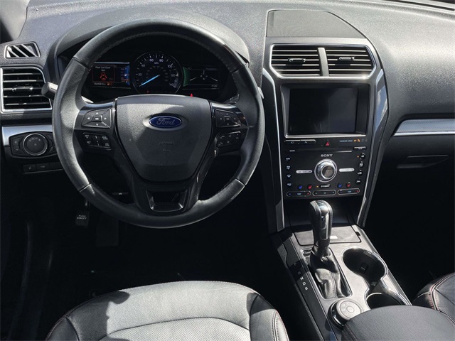 2019 Ford Explorer Sport photo 3