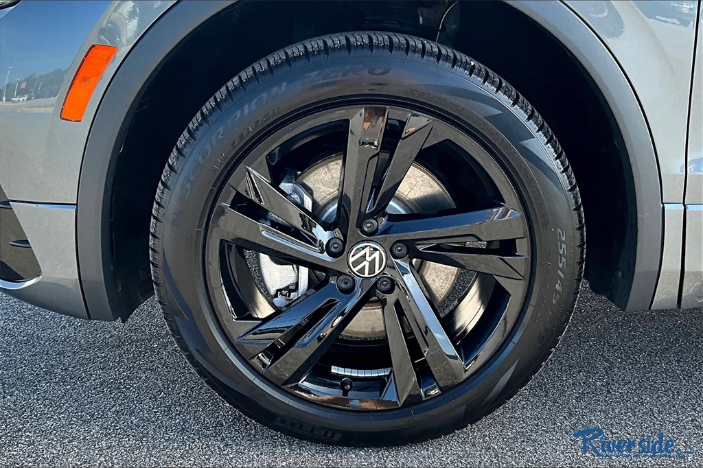 2024 Volkswagen Tiguan SE R-Line Black photo 28