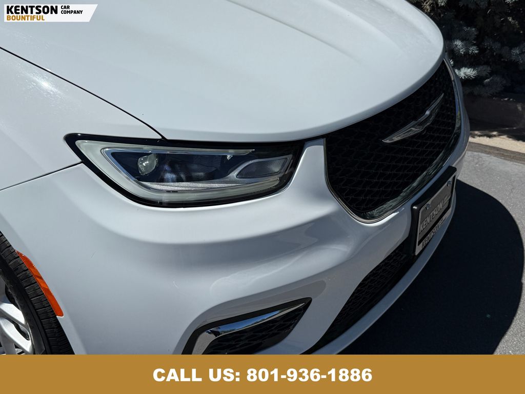 2024 Chrysler Pacifica Touring L photo 14