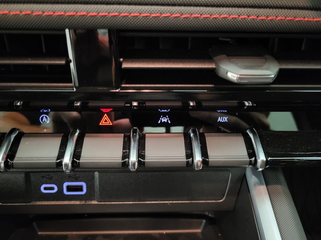 2025 Chevrolet Colorado Z71 photo 6