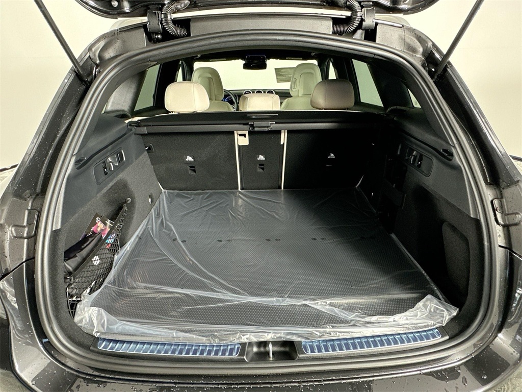2026 Mercedes Benz GLC 300 photo 22