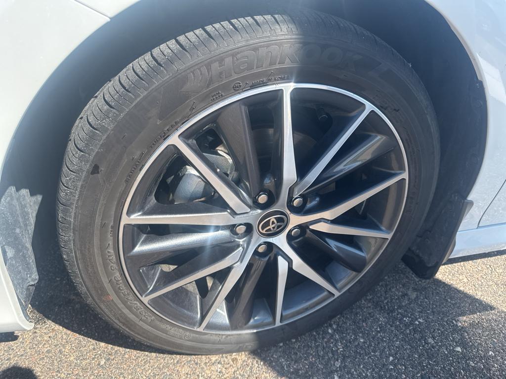 2023 Toyota Camry Hybrid XLE photo 21