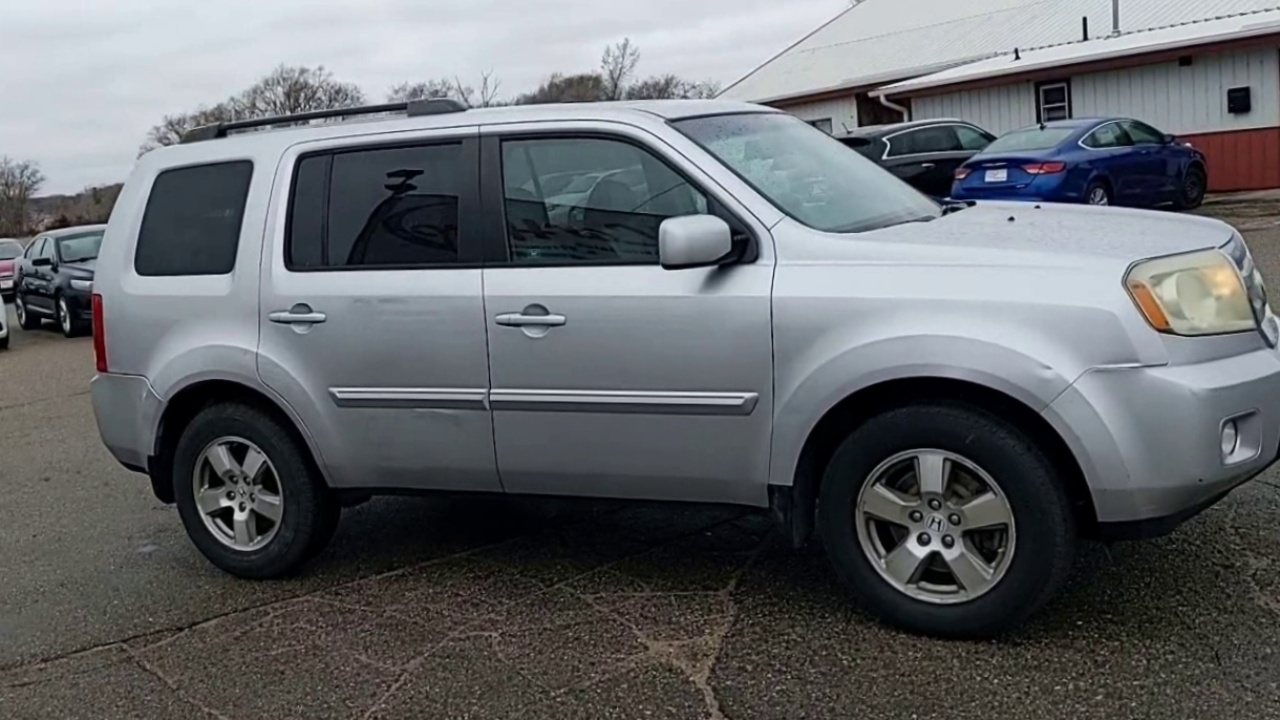 2011 Honda Pilot EX-L Sport photo 2