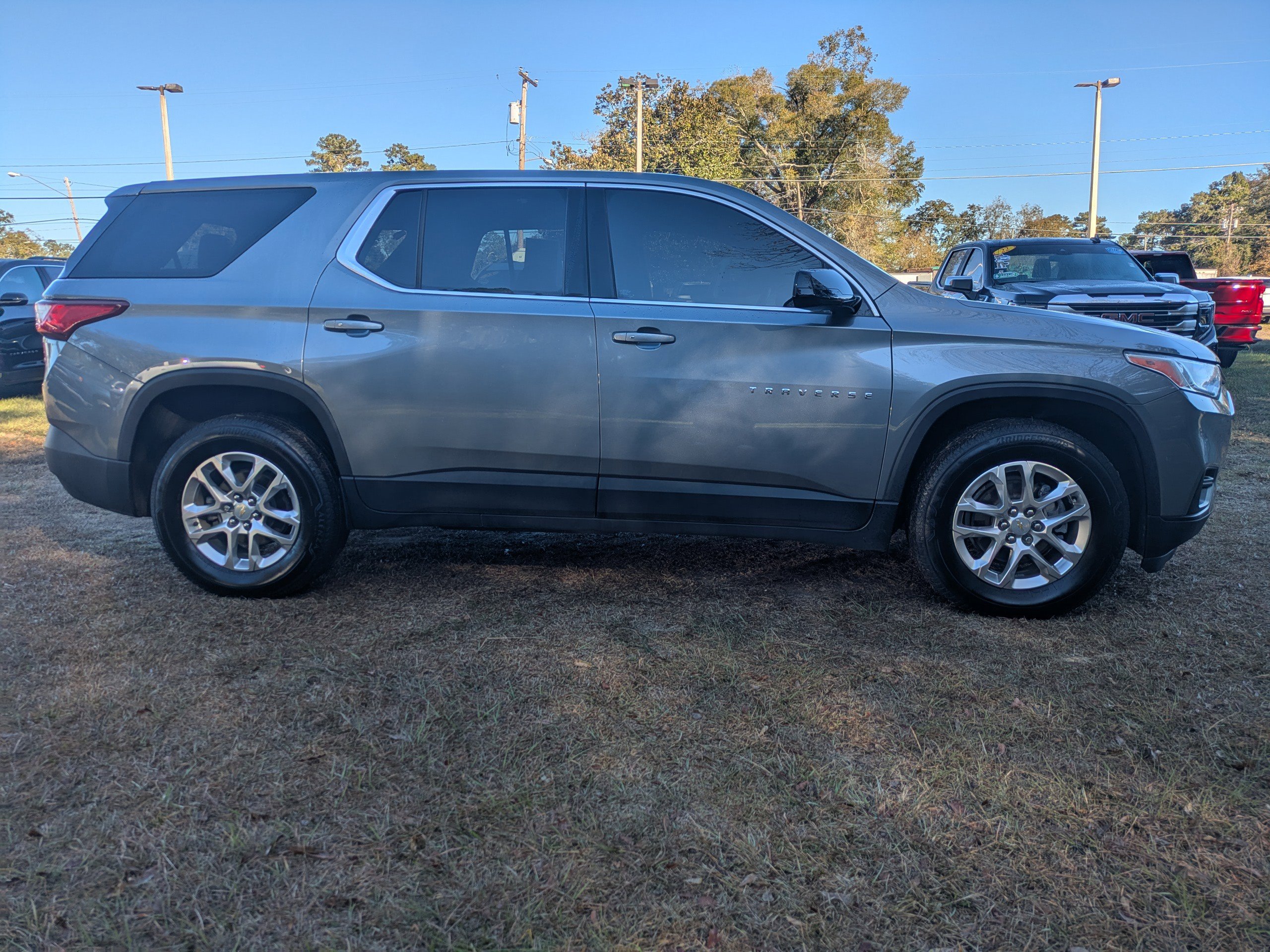 2020 Chevrolet Traverse LS photo 4