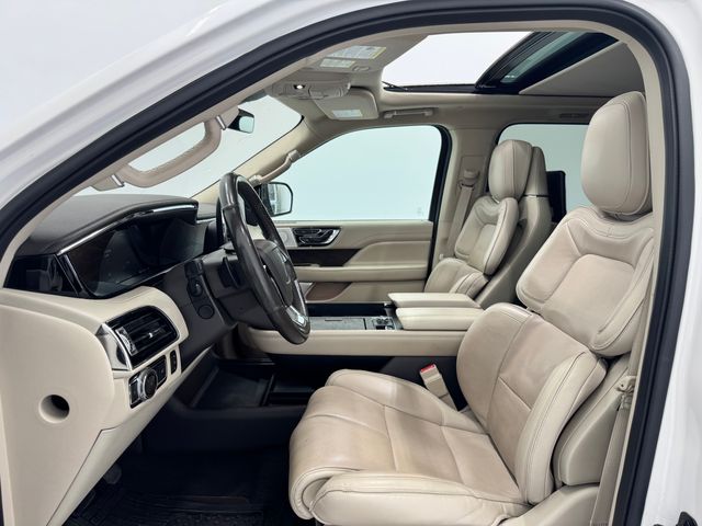2019 Lincoln Navigator L Reserve photo 17