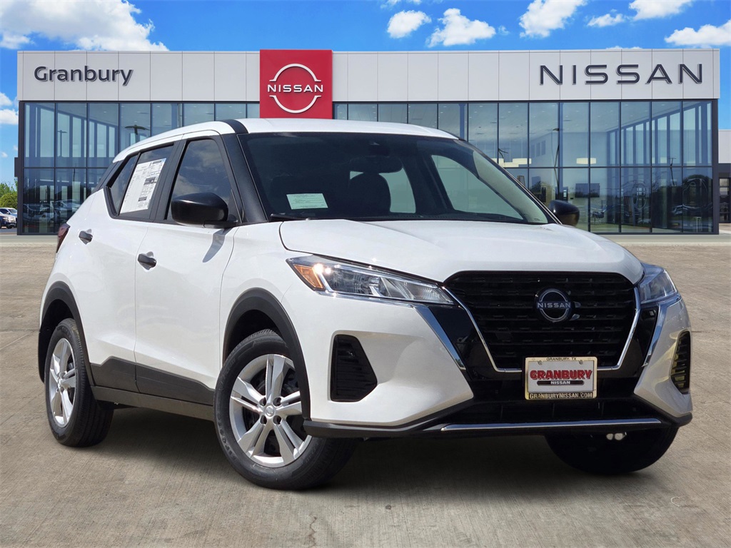 2025 Nissan KICKS PLAY Base's photo