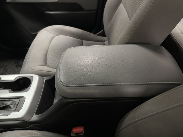 2017 Chevrolet Colorado LT photo 18