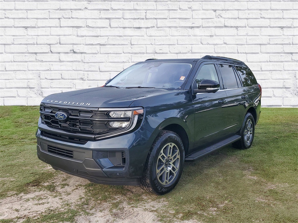 2025 Ford Expedition photo 4