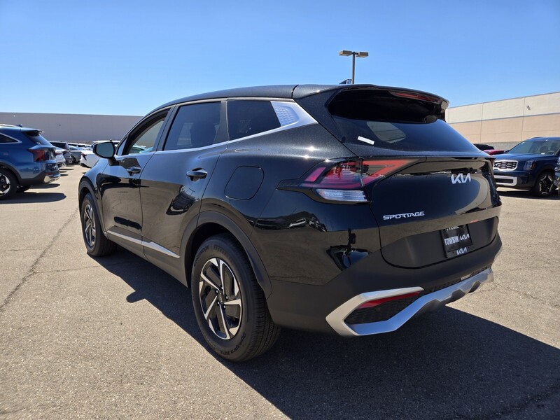 2025 Kia Sportage Hybrid LX photo 4
