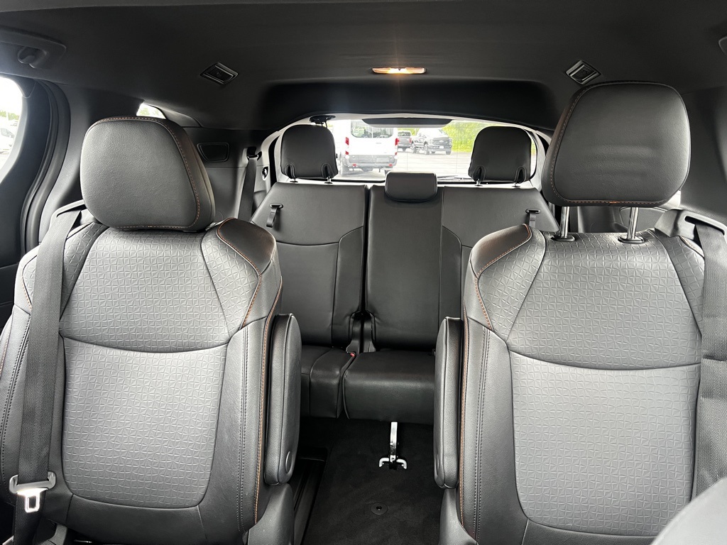 2022 Toyota Sienna XSE photo 18