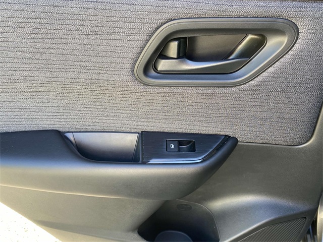 2023 Nissan Rogue S photo 12