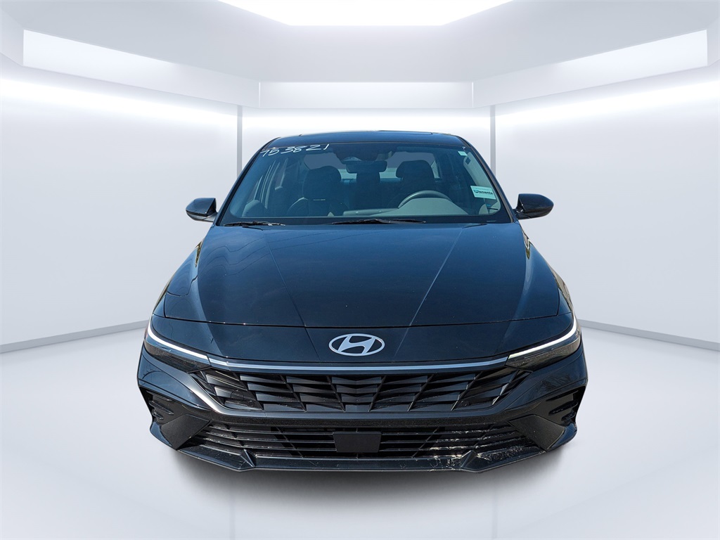 2024 Hyundai Elantra SEL Convenience photo 8