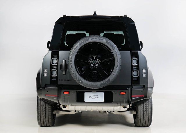 2025 Land Rover Defender 110 X photo 6
