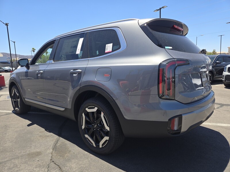 2025 Kia Telluride EX photo 4