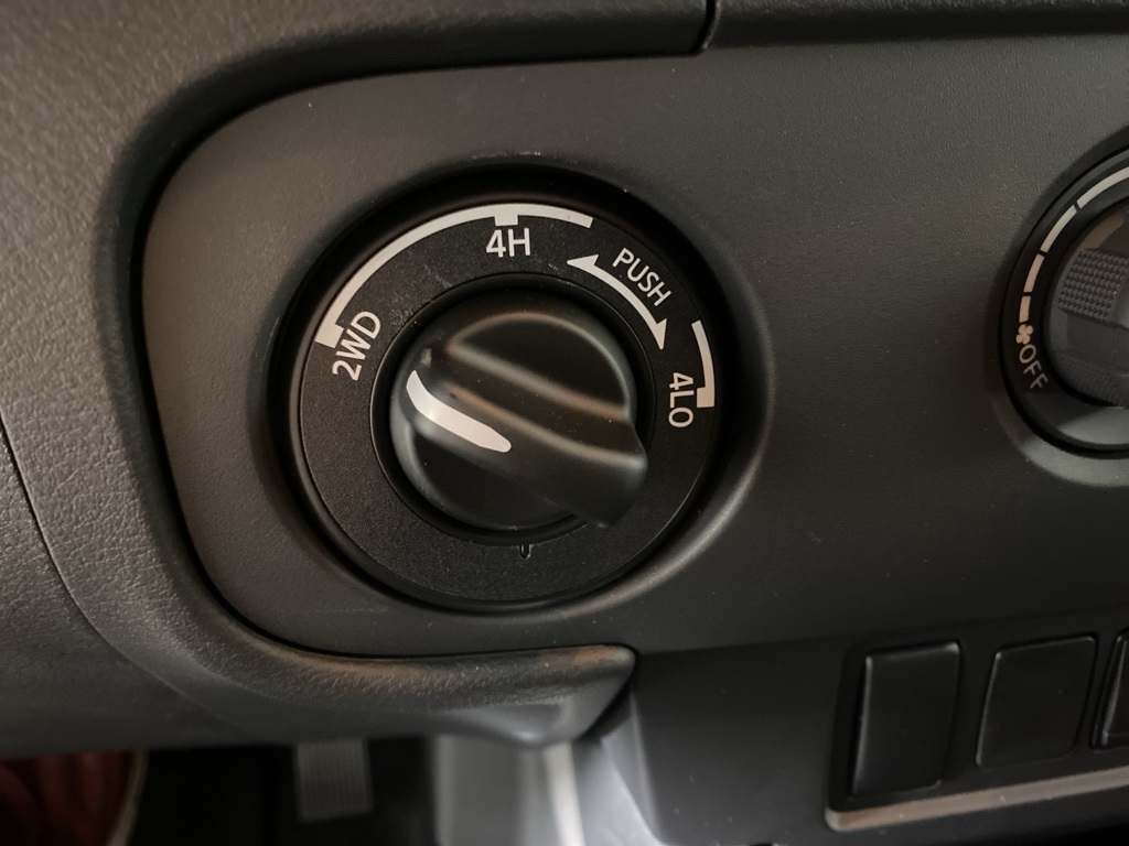 2025 Nissan Frontier SV photo 21