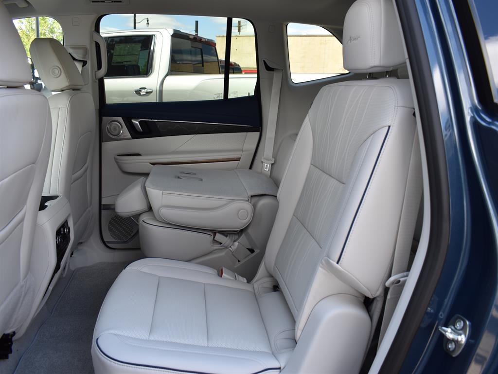 2026 Buick Enclave Avenir photo 14