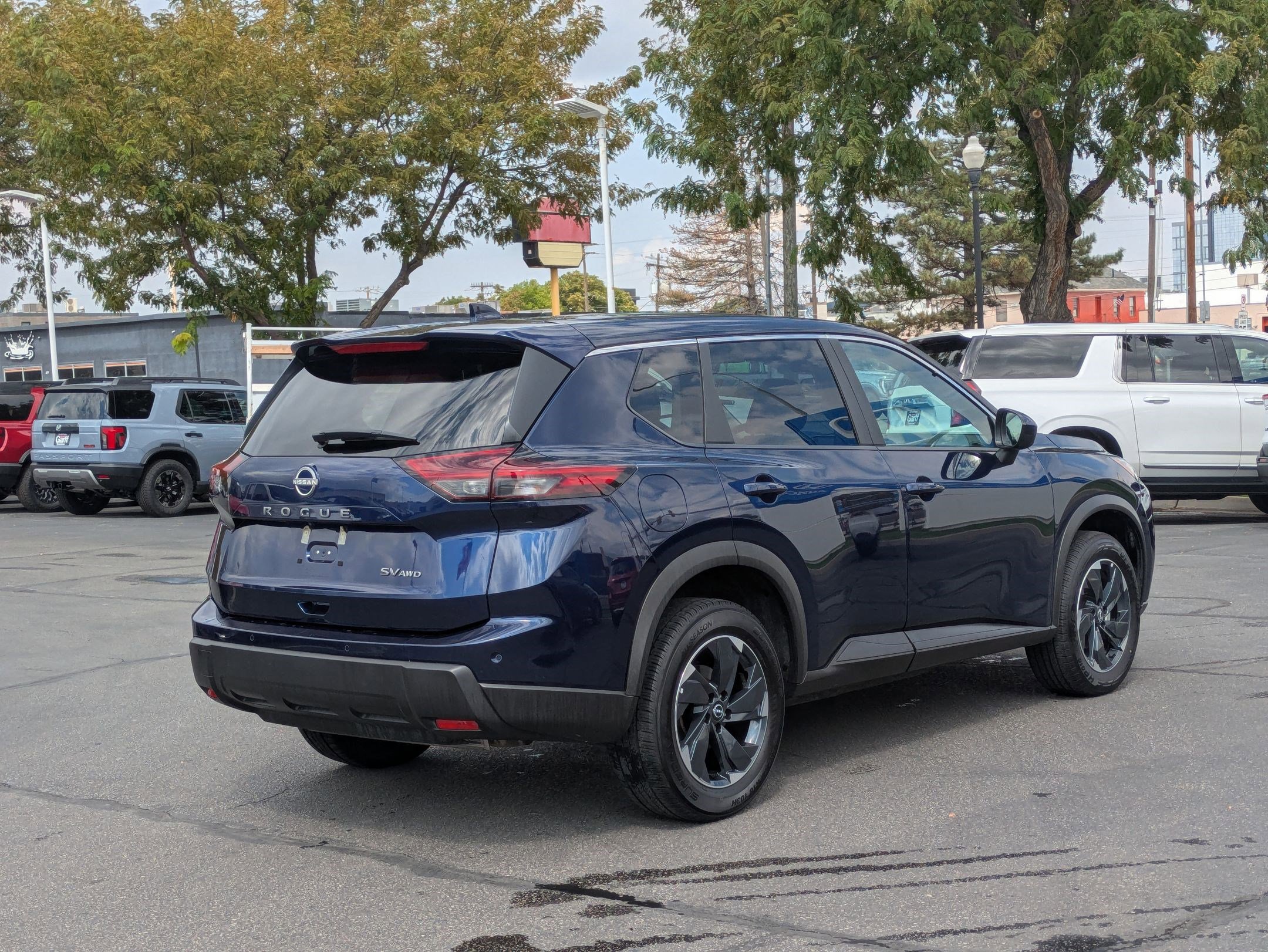2024 Nissan Rogue SV photo 3