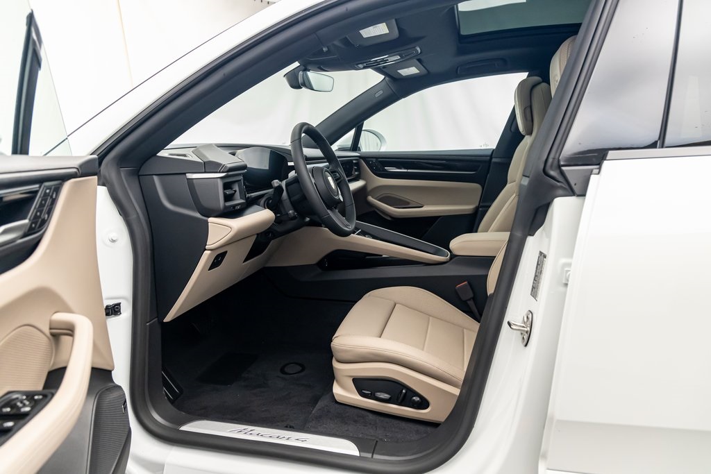 2024 Porsche Macan Electric 4 photo 14