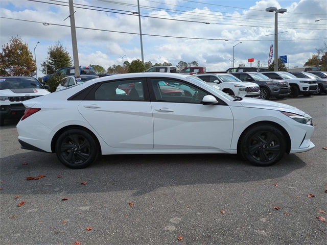 2023 Hyundai Elantra Hybrid Blue photo 4