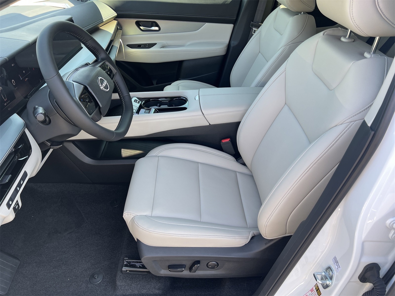 2025 Nissan Murano SL photo 16