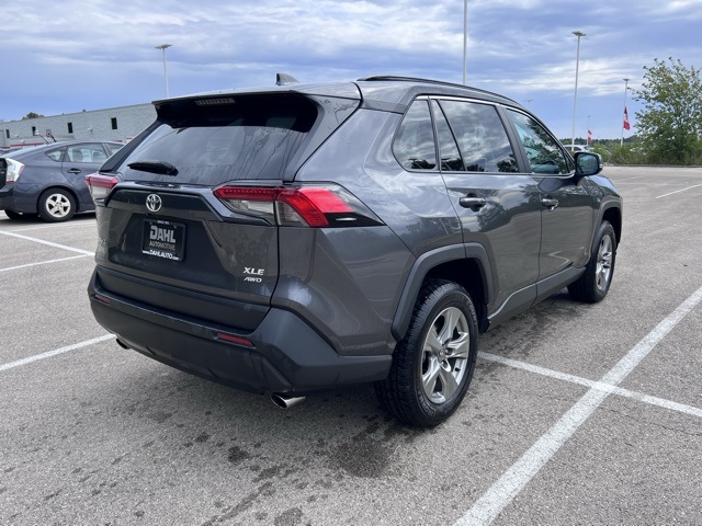 2024 Toyota RAV4 XLE photo 6