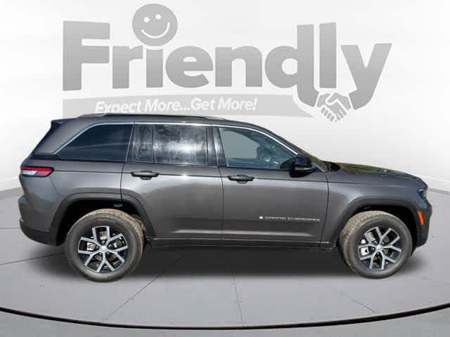 2025 Jeep Grand Cherokee Limited photo 3
