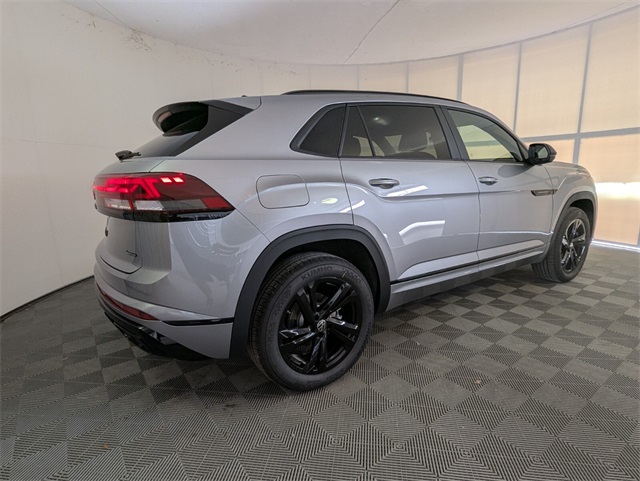 2025 Volkswagen Atlas Cross Sport SEL R-Line photo 10