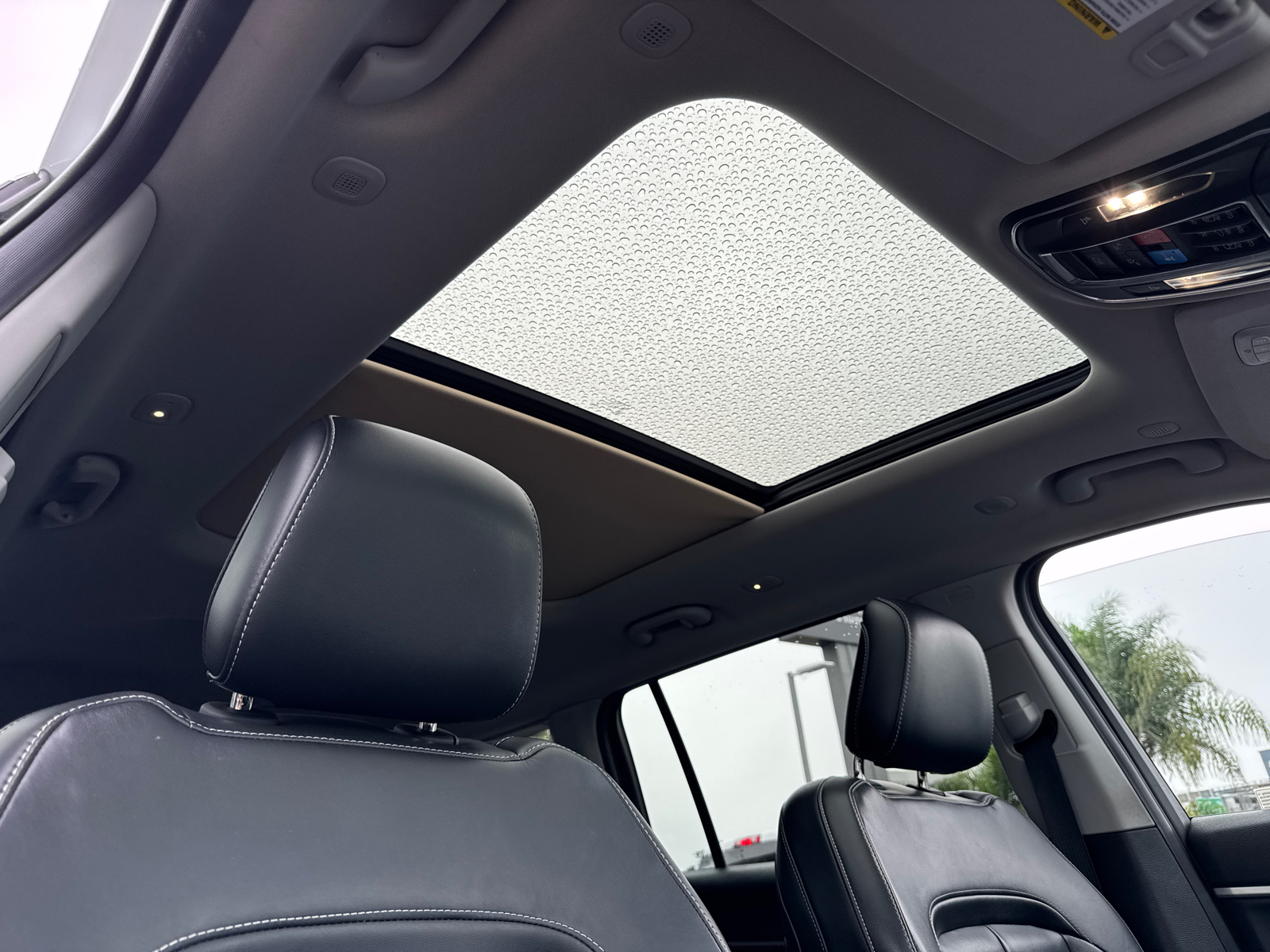 2021 Jeep Grand Cherokee Limited photo 3