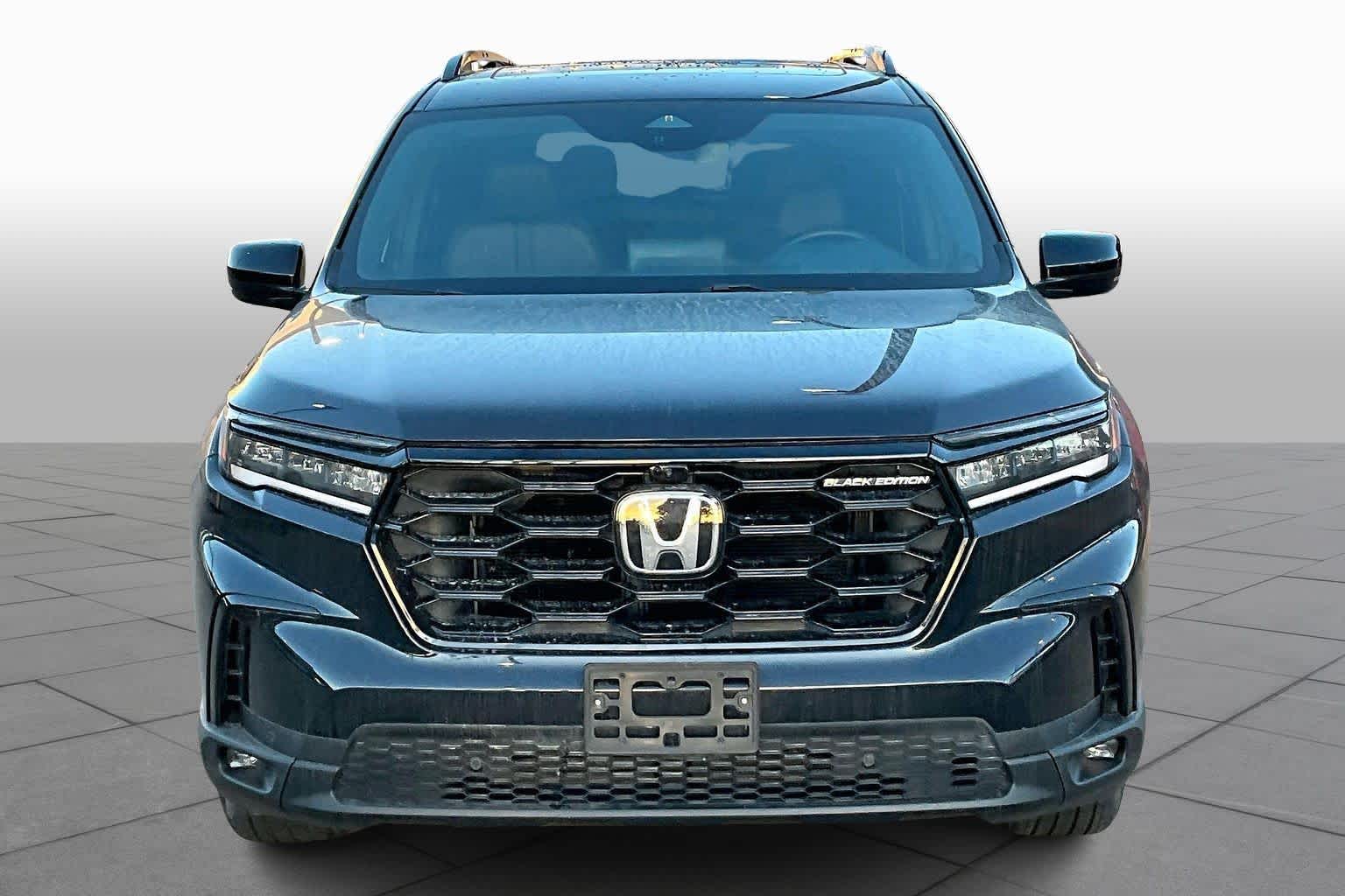 2025 Honda Pilot Black Edition photo 3
