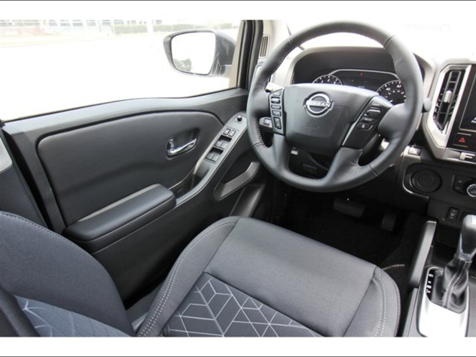 2025 Nissan Frontier Crew Cab SV White at Robbins Nissan
