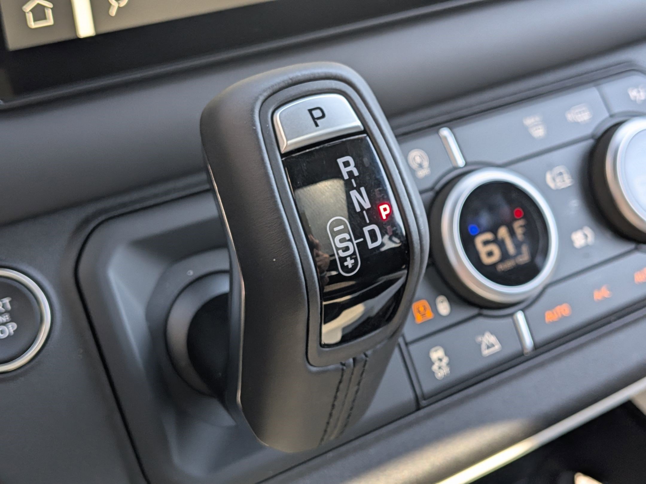 2025 Land Rover Defender 110 X-Dynamic SE photo 23