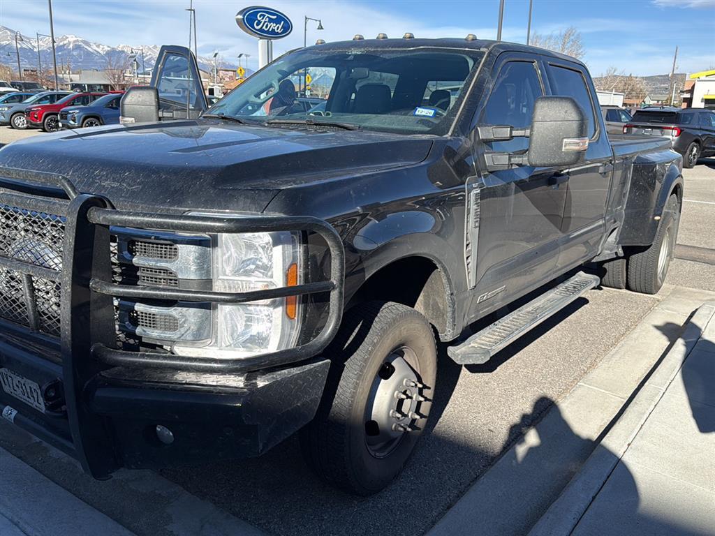 2025 Ford F-350 Super Duty XLT's photo