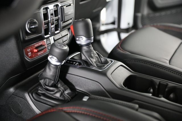 2025 Jeep Wrangler Rubicon photo 14