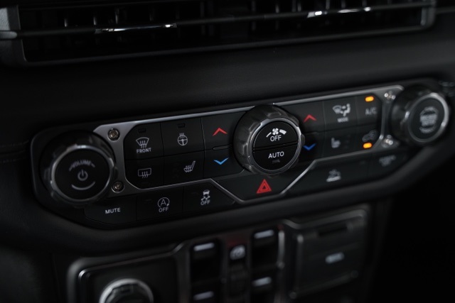 2025 Jeep Gladiator Sport photo 10