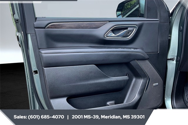 2023 Chevrolet Suburban LT photo 16