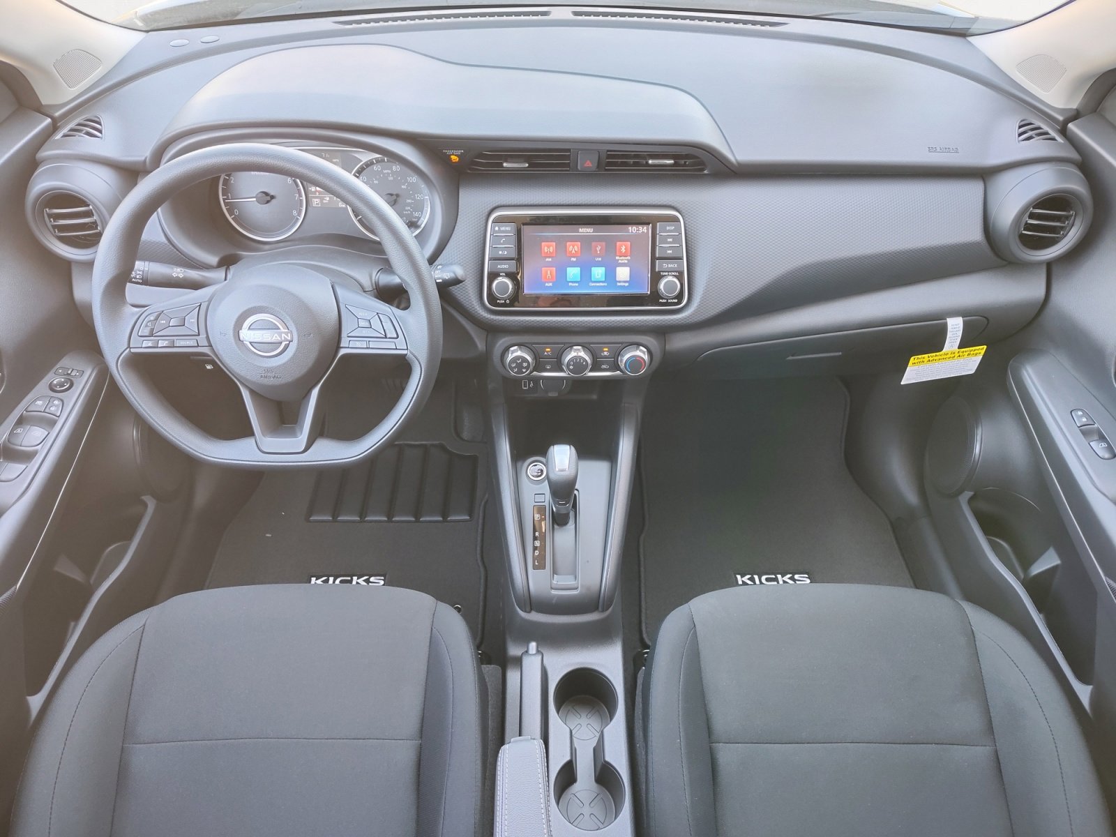 2025 Nissan Kicks Play S photo 2