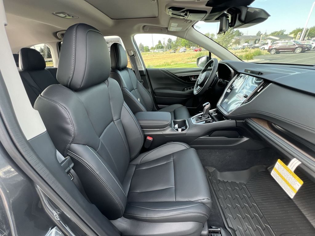2025 Subaru Outback Touring photo 26
