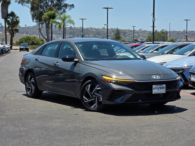 2025 Hyundai Elantra Hybrid SEL Sport photo 2
