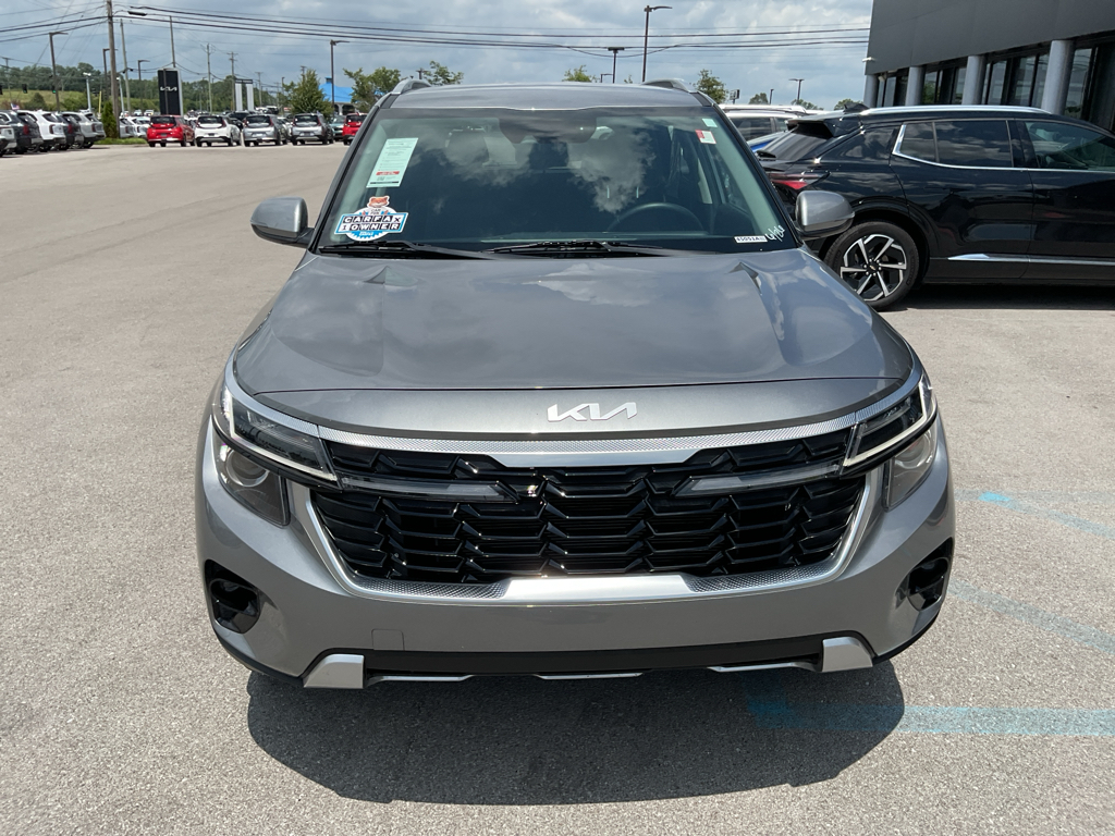 2024 Kia Seltos S photo 2
