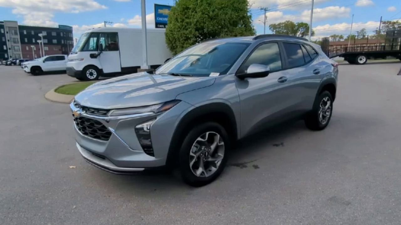 2026 Chevrolet Trax LT photo 4