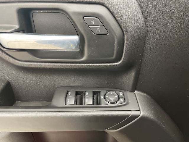 2023 Chevrolet Silverado Trail Boss Custom photo 4