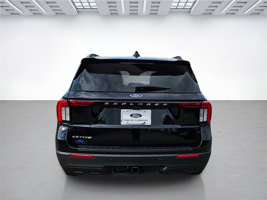 2025 Ford Explorer photo 3