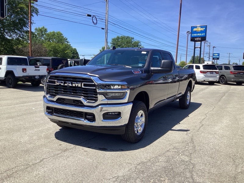2025 Ram 3500 Tradesman photo 3
