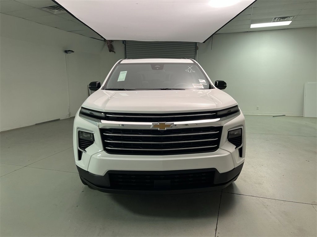 2026 Chevrolet Traverse photo 2