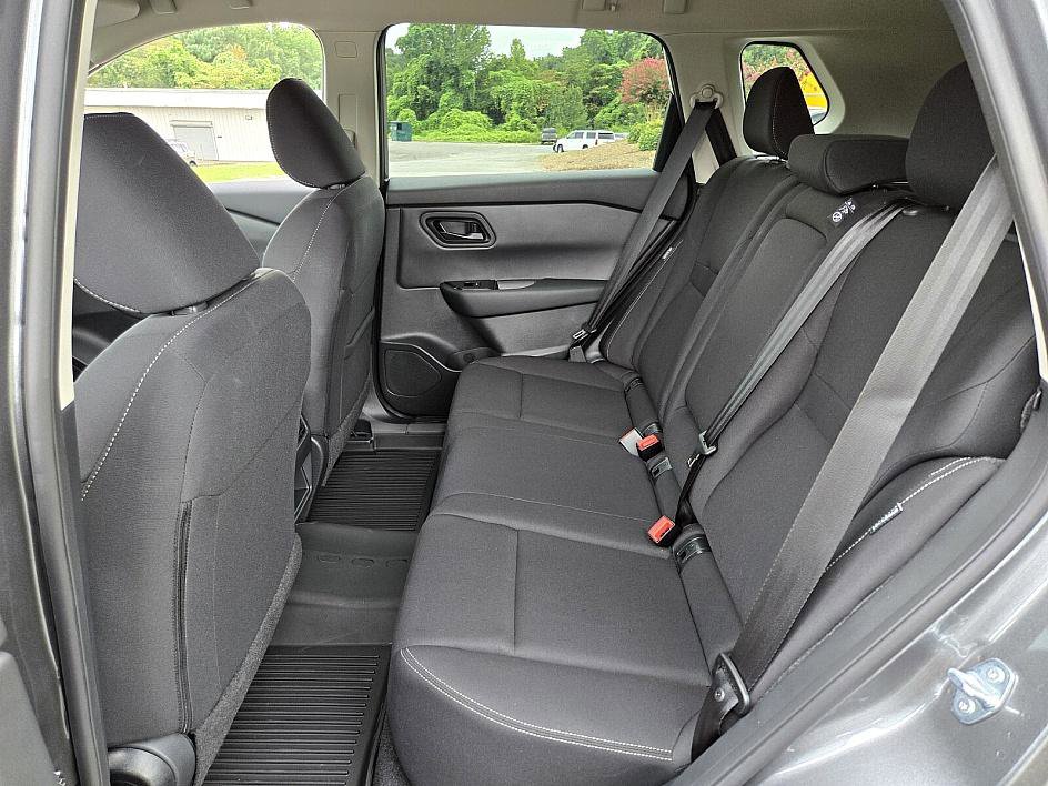 2025 Nissan Rogue S photo 10