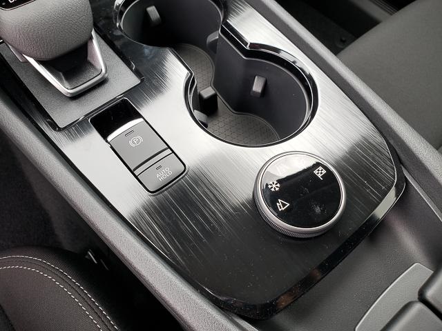 2025 Nissan Rogue S photo 13
